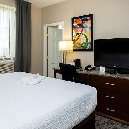 Quality Inn & Suites (Adults Only) Vancouver Bagian luar foto