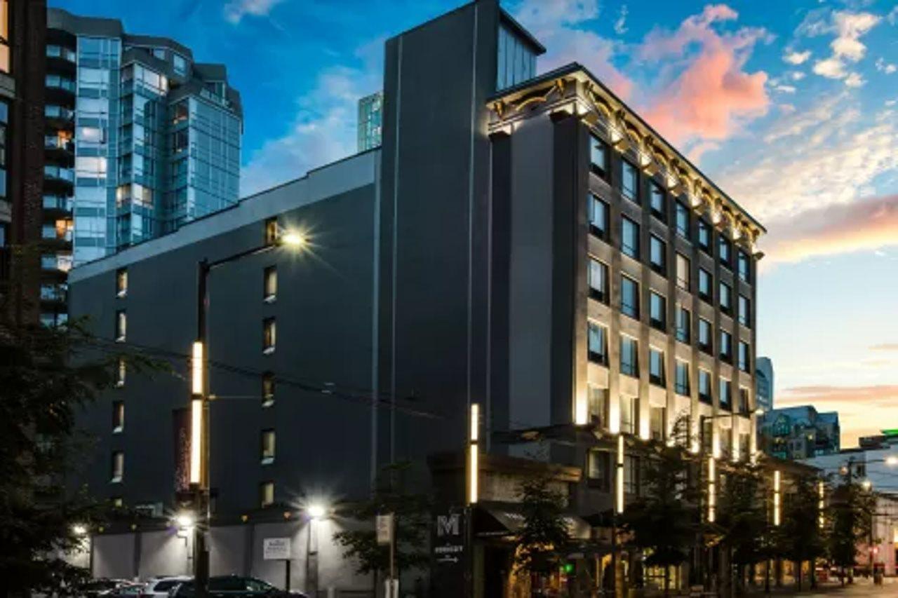 Quality Inn & Suites (Adults Only) Vancouver Bagian luar foto